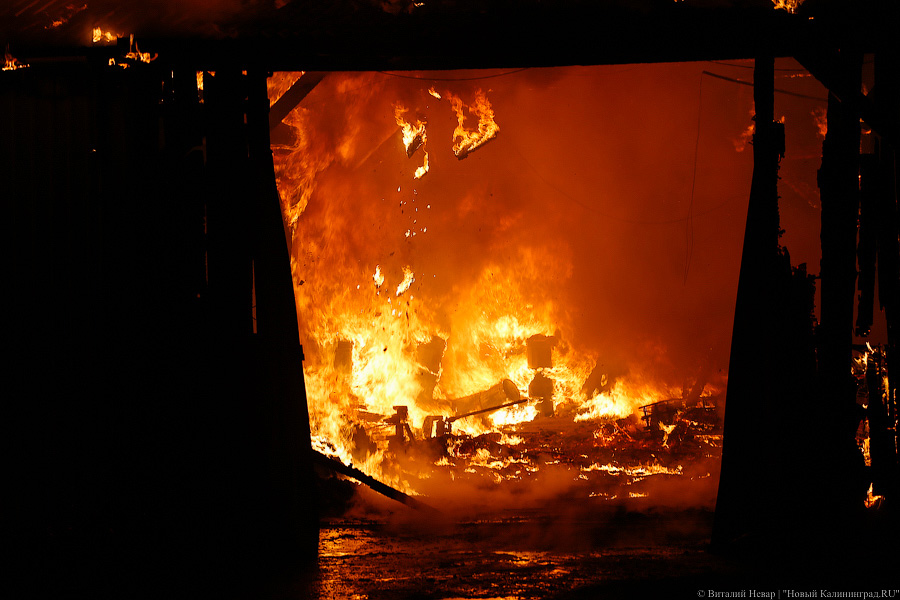 На Серпуховской ночью сгорела продуктовая палатка