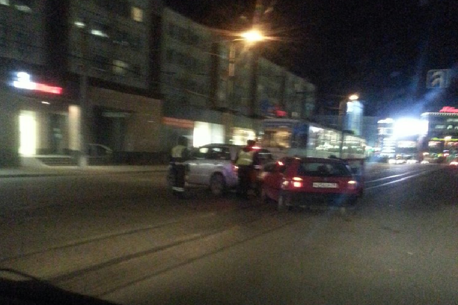 Из-за ДТП на ул.Черняховского образовалась пробка из трамваев