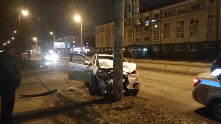 В Калининграде «Митцубиси» протаранила сзади «Киа», пострадали трое (фото)