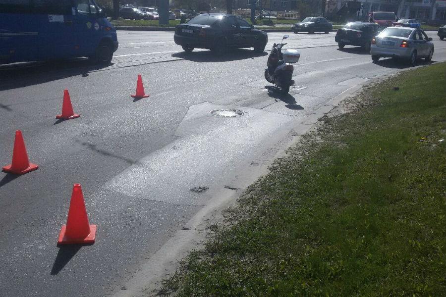 В Калининграде под колесами авто пострадал скутерист (дополнено, фото)