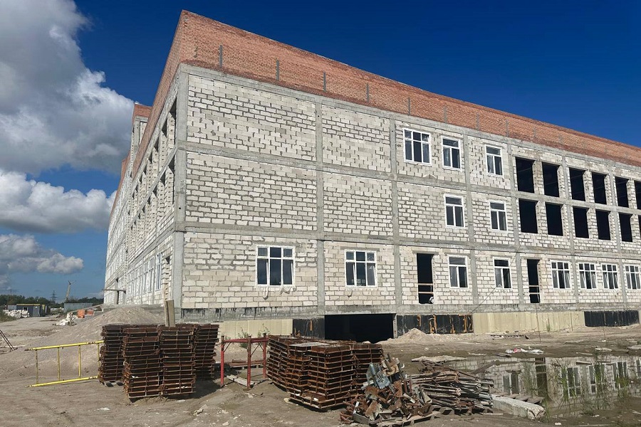 Экс-подрядчик школы в Луговом не смог оспорить компенсацию за травмы подростка