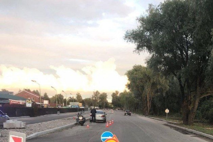 В Калининграде на ул. Транспортной в ДТП пострадал мотоциклист (фото)