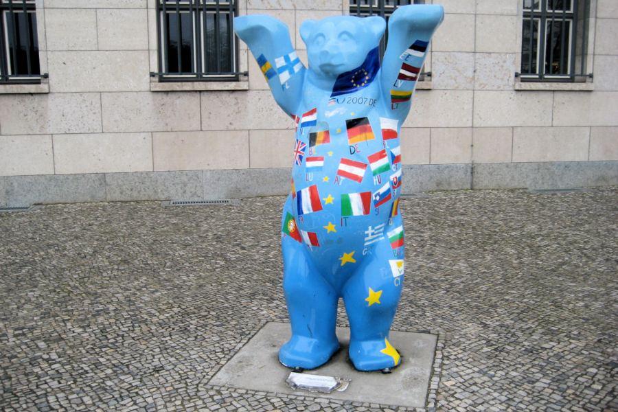 Генконсульство Германии ищет художника для оформления медведя Бадди