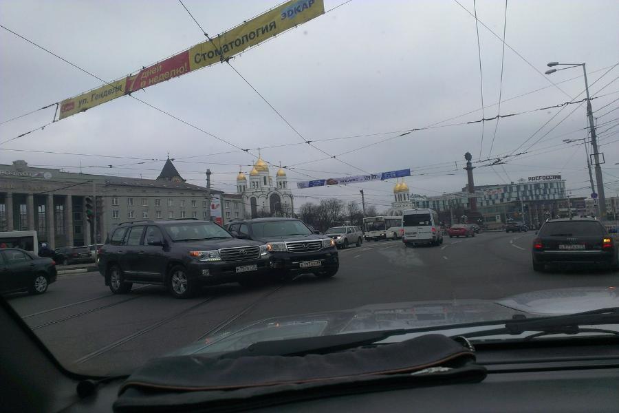 На проспекте Мира столкнулись два внедорожника, движение затруднено (фото)