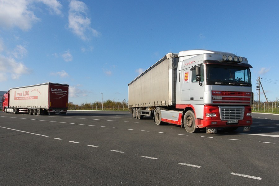 Облвласти: грузовое сообщение через Польшу не прерывается