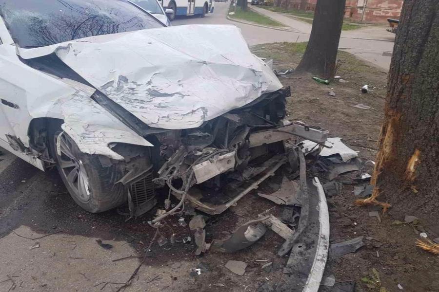 В Калининграде нетрезвый водитель «БМВ» врезался в «Шкоду» и скрылся с места ДТП (фото)