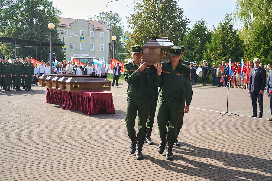 В Багратионовском районе перезахоронили солдатские останки, найденные в СНТ