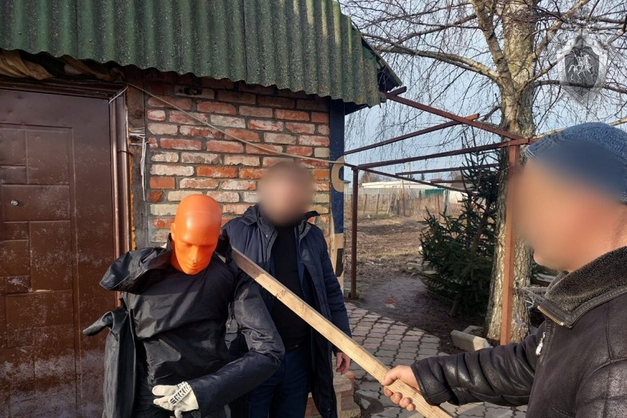 Отдыхавший в бане со знакомой житель области забил до смерти пришедшего за ней сожителя