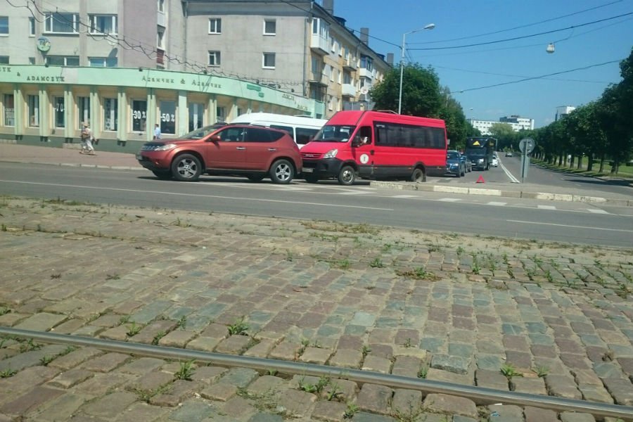 На Пролетарской собирается пробка из-за ДТП (фото)