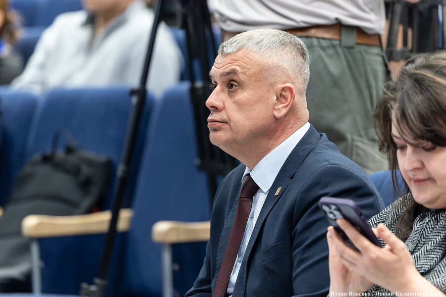 В Полесске на пост главы переизбрали Константина Перова