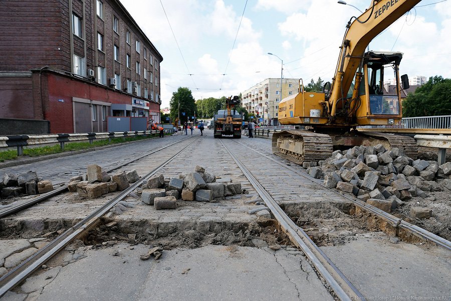 На здания около реконструируемого Высокого моста установлены маяки и датчики