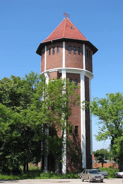 На водонапорной башне в Янтарном установили систему очистки и обезжелезивания (фото)