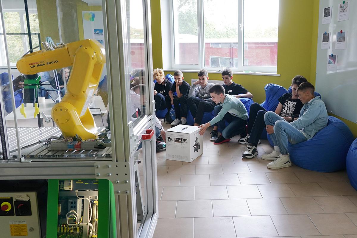 Власти пообещали найти деньги на новый корпус Центра развития одаренных детей в Ушаково