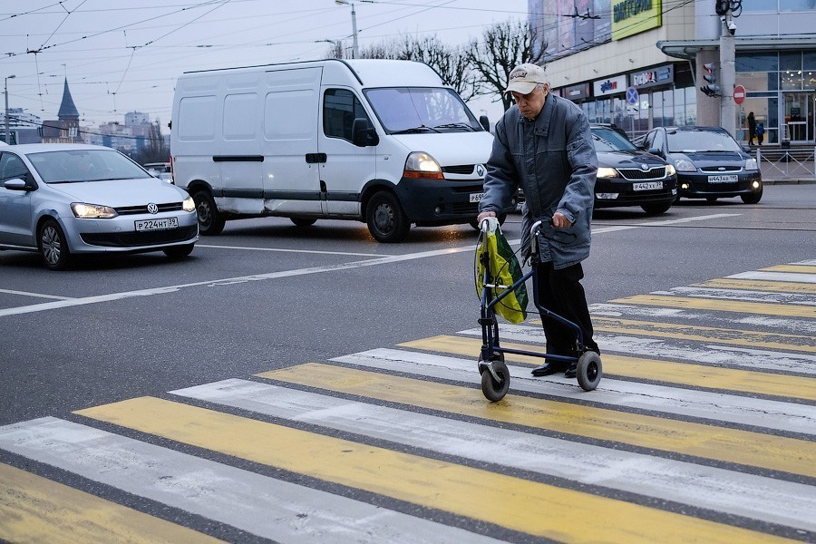 Горвласти организуют помощь одиноким старикам и изолированным семьям с детьми