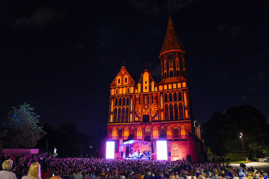 Концерт для Канта: в Калининграде выступил пианист Денис Мацуев (фото)