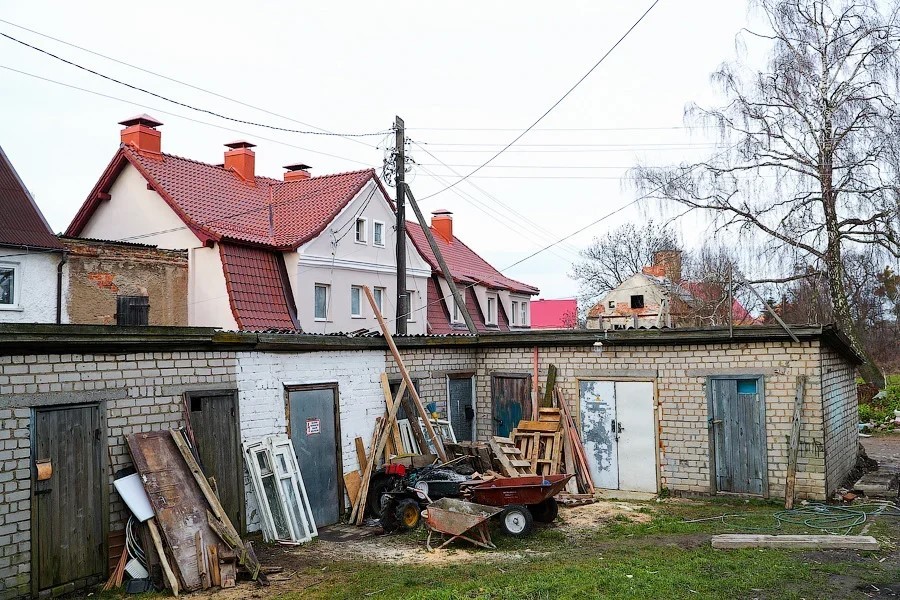 Госдума намерена разрешить сносить здания, мешающие соседнему участку