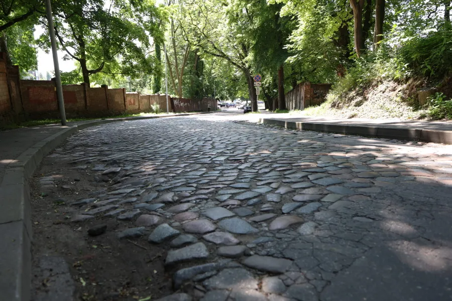 Власти приняли решение сохранить брусчатку на ул. Галицкого без перекладки (дополнено)