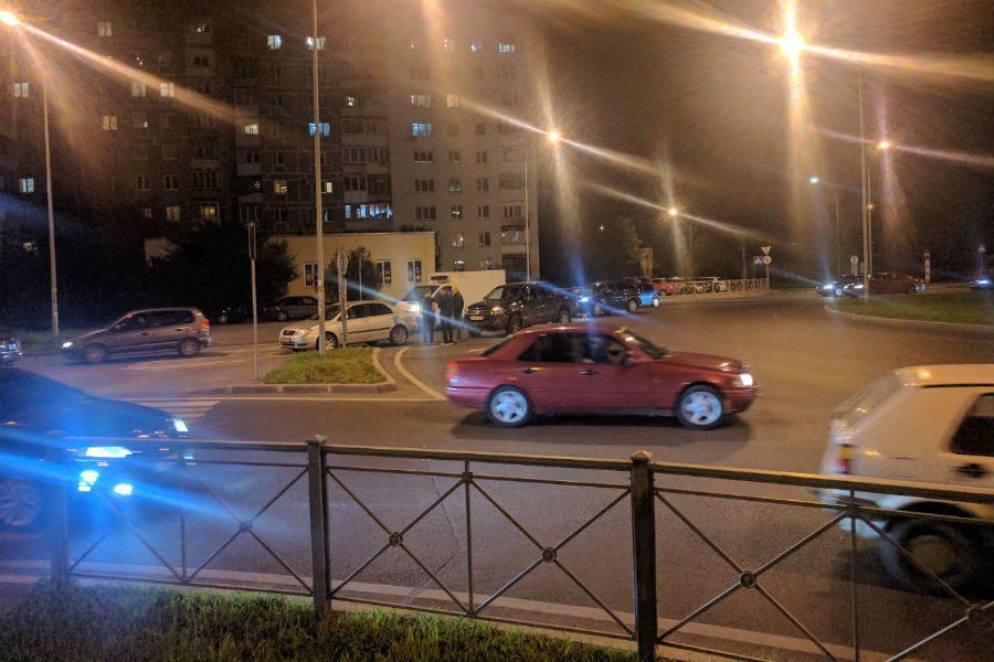 На кольце на Сельме столкнулись «Тойота» и «Фольксваген» (фото)