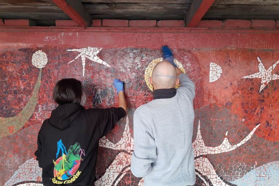 В Калининграде хотят создать путеводитель по советской мозаике 