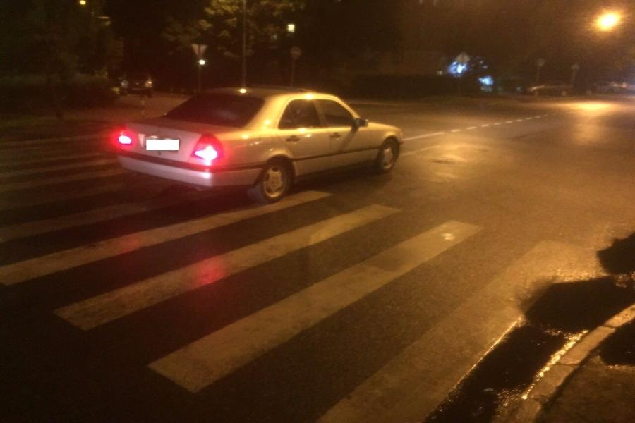 В Калининграде на ул. Карла Маркса «Мерседес» сбил девушку