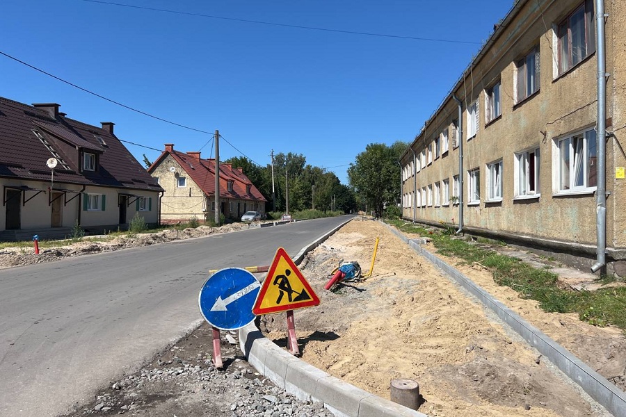 Горвласти: техника с ремонтируемой ул. Карташева не исчезла, просто был обед