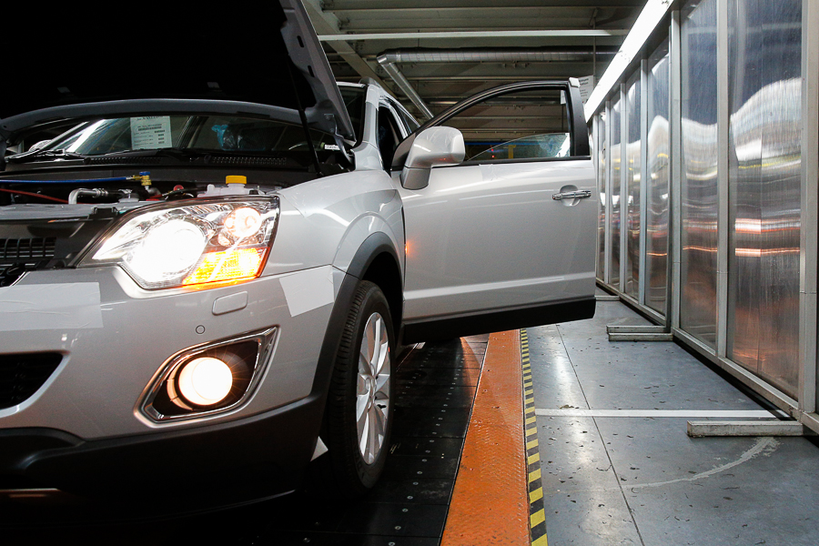 Алиханов: параллельный импорт автомобилей в России начинает сворачиваться