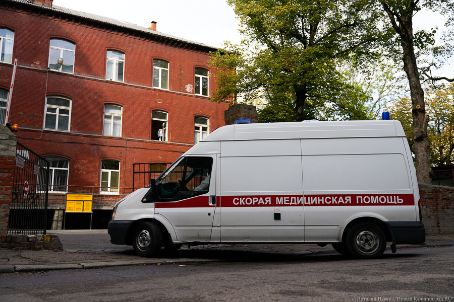 За год от COVID-19 скончались пятеро сотрудников калининградской станции скорой помощи