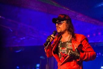 «Пока хавает пипл»: фоторепортаж с концерта Богдана Титомира