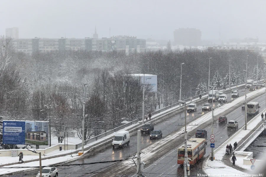 МБУ «Чистота»: мы не можем очистить ряд улиц от снега по вине водителей (видео)