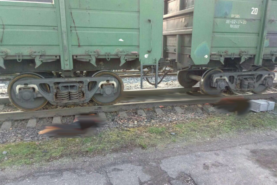 В Ладушкине грузовой поезд перерезал пополам пенсионерку