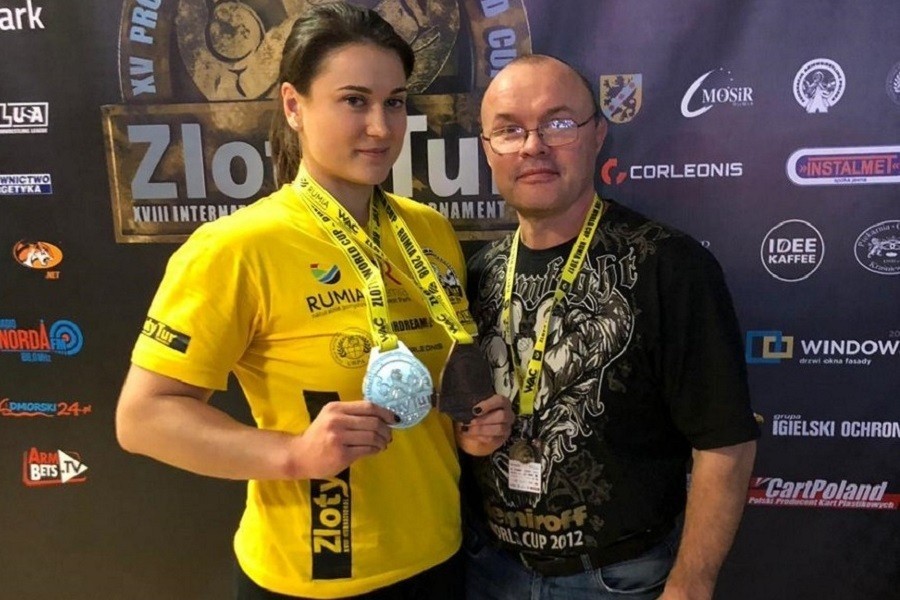 Калининградская спортсменка завоевала серебро и бронзу чемпионата мира по армрестлингу