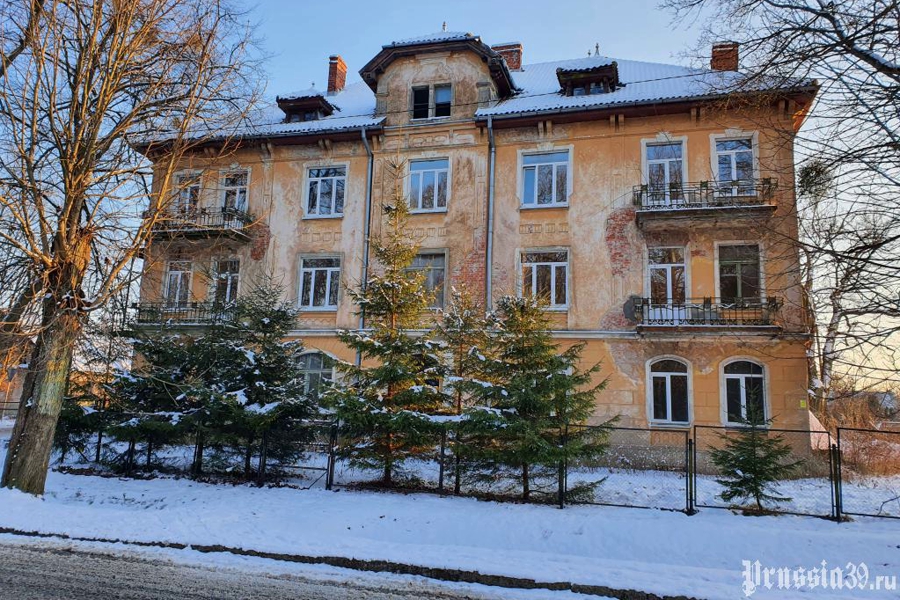 В Железнодорожном начали ремонтировать дом-памятник около крайсхауса