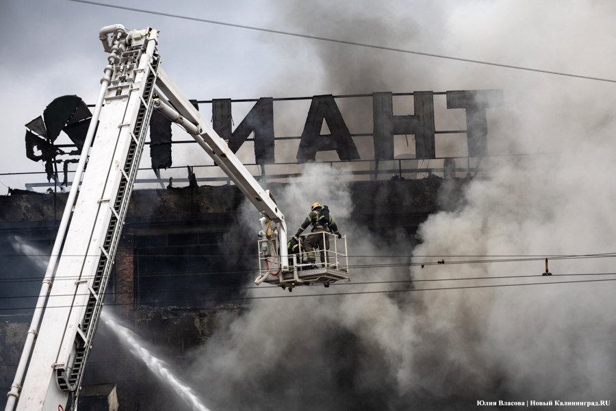 МЧС: пожар в ТЦ «Гиант» быстро распространился из-за вентилируемого фасада