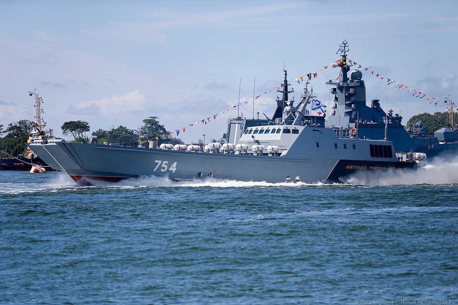 БДК «Королёв» вернулся в Балтийск из Средиземного моря 
