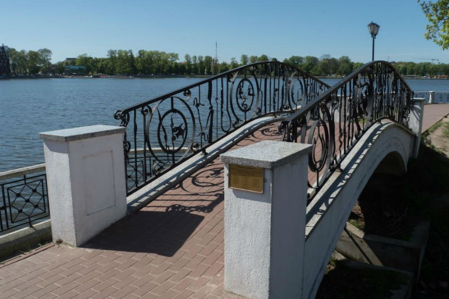 Горбатый, Лебединый: мэрия завершила опрос по поводу названий мостов на Верхнем пруду