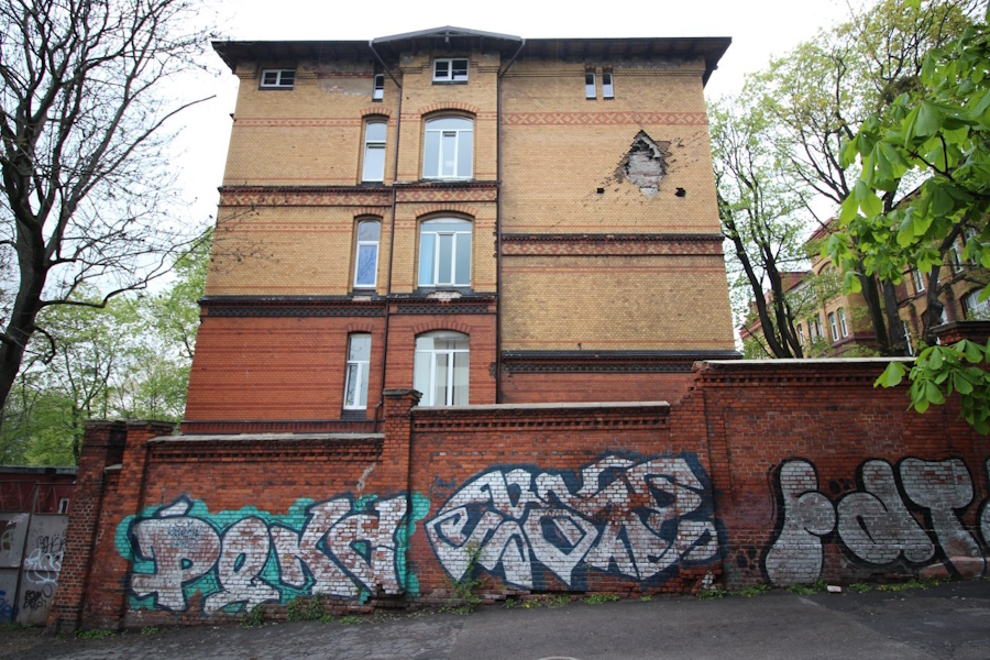 На территории стационара РПЦ на Клинической планируют снести гаражи и хозпостройки