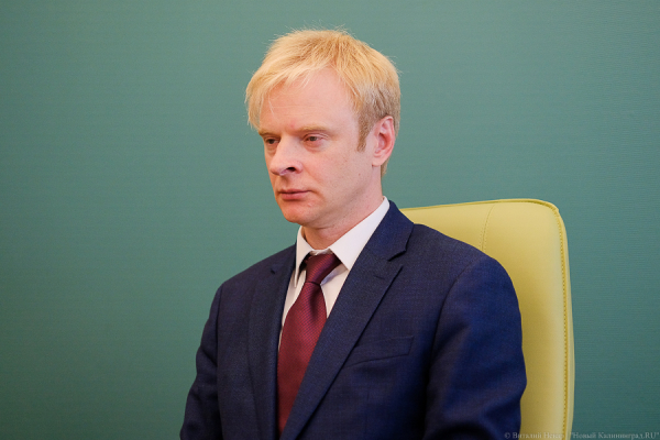 Книги, китайские деньги и конверты: по делу экс-ректора БФУ допросили понятых