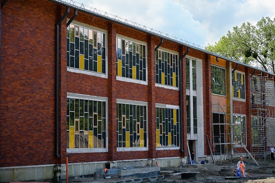 Строительство бассейна в Южном парке завершено, открытие наметили на начало сентября