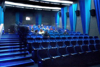 Госдума ввела штрафы за мат в спектаклях, на концертах и в кино