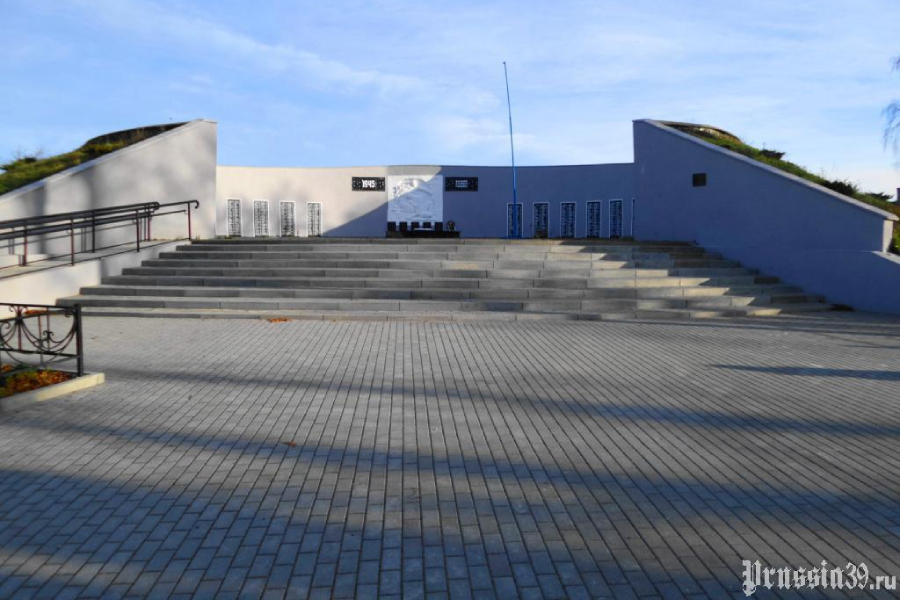 На ремонт мемориала на братской могиле в Русском выделили 2,6 млн рублей