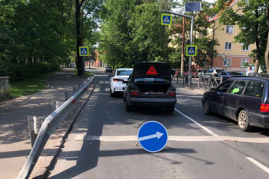 В Калининграде «Мерседес» врезался в «Хёндай», пострадали двое (фото)