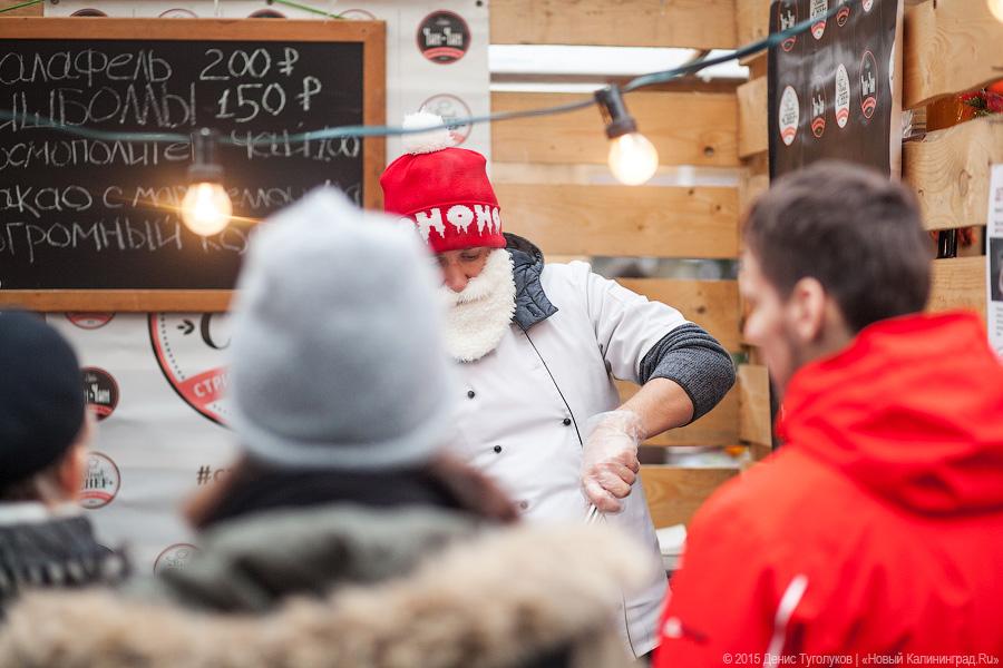 Бургер с дождем: как ели последний стритфуд в этом году