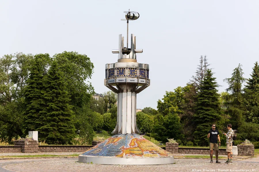 Власти объяснили, почему ремонтом «Мировых часов» займутся похоронщики