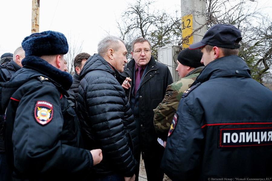 Администрации с помощью полиции пришлось ликвидировать самострой на пр.Победы 