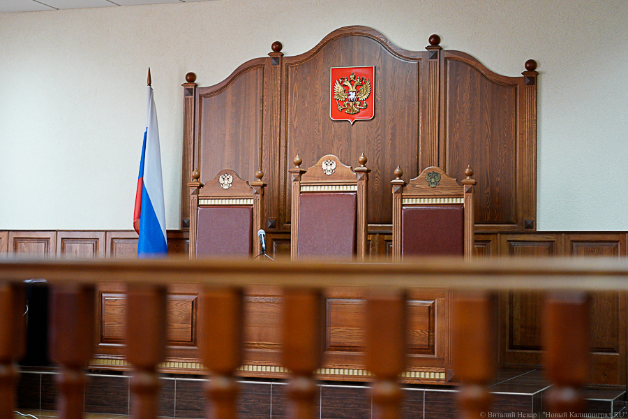 Облсуд оставил в силе решение об отмене сделки дарения квартиры пенсионерами в обмен на уход