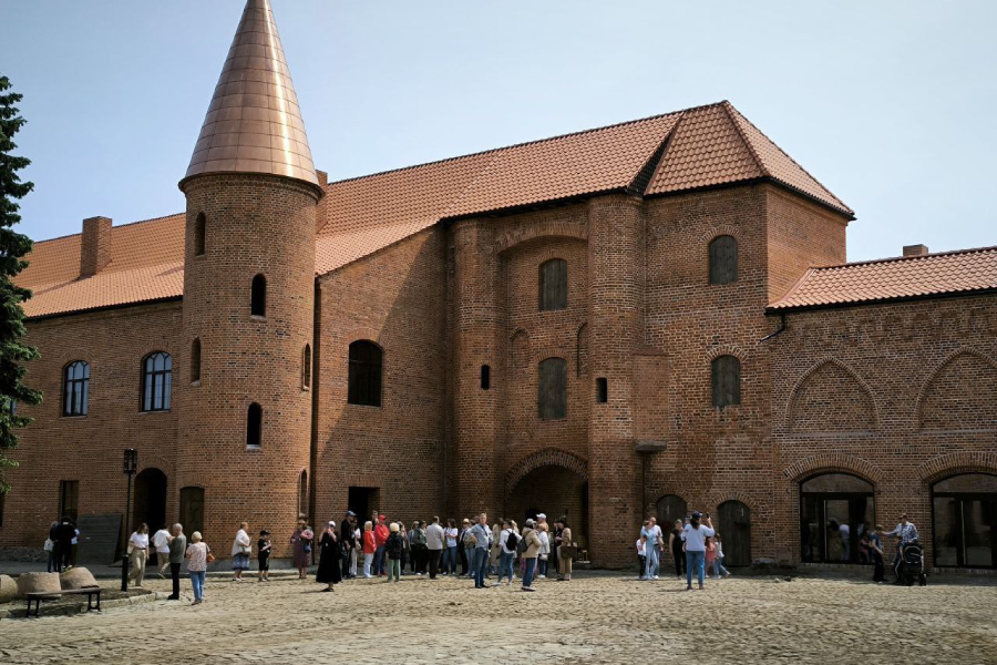 В Гурьевске открылся замок Нойхаузен (фото)