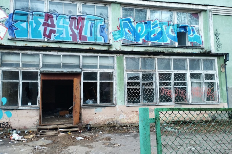 Горвласти выдали повторное предостережение собственнику аварийного здания на Сержантской