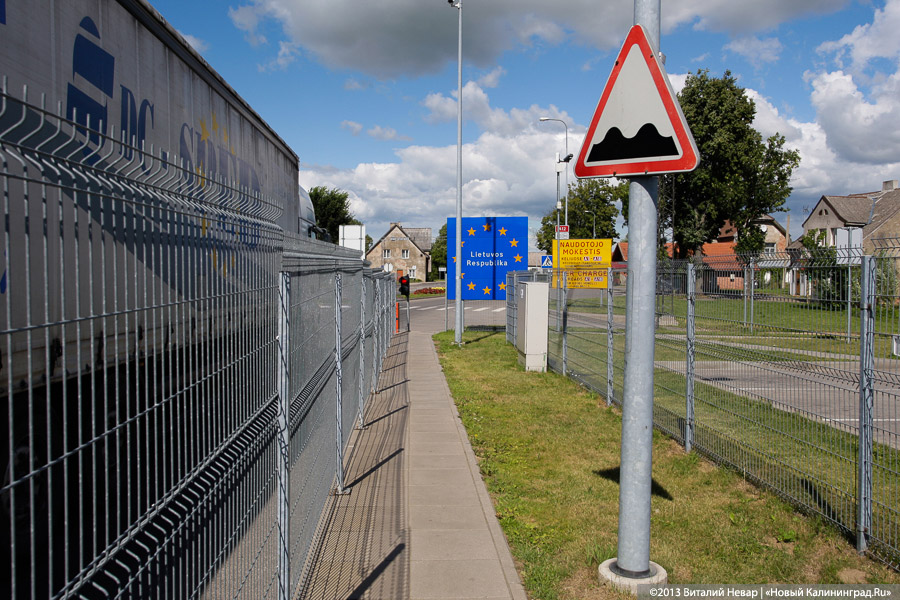 Опрос: большинство литовцев одобряют запрет на въезд россиян в Прибалтику