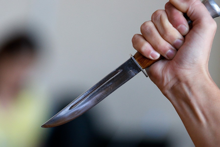 В Калининграде бывший муж напал с ножом на сожителя своей экс-супруги