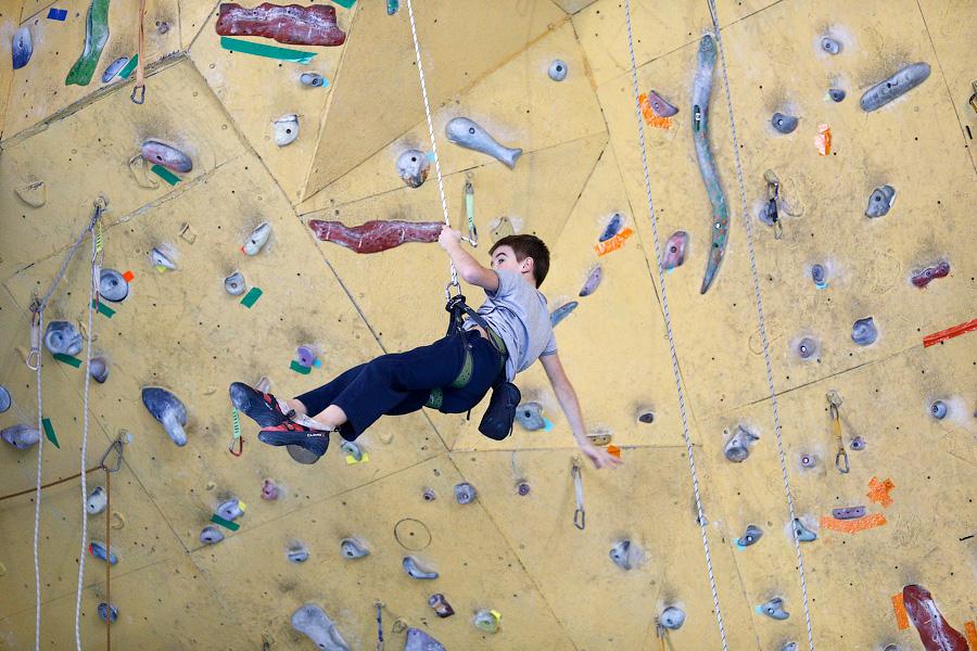 Спортсмен из Калининграда стал лучшим в первенстве Европы по скалолазанию